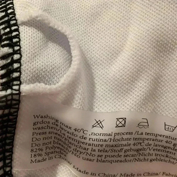 Verano Playa Halter Floral One Piece - Picture 6 of 6